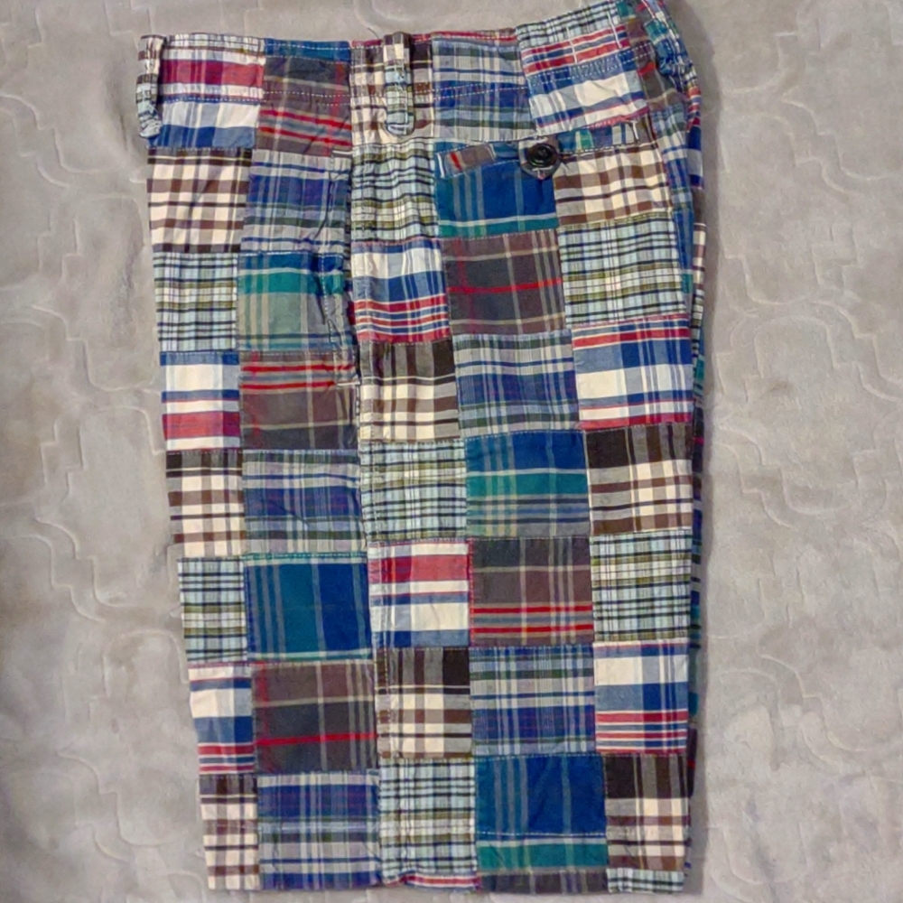AMERICAN EAGLE PLAID BERMUDAS